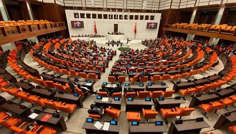Emekli İkramiyesi 4 Bin TL Olacak: TBMM'de Önemli Gelişmeler
