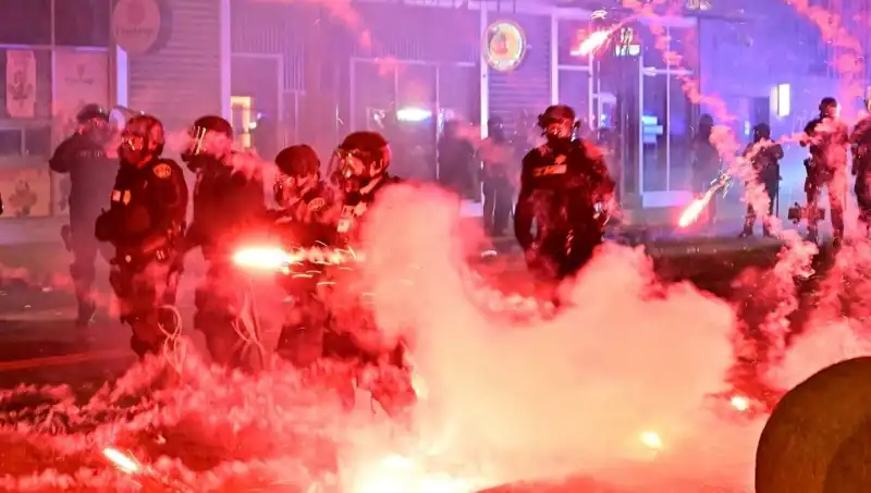 ABD'de Protesto Dalgası: Los Angeles'tan Ülke Genelinde İsyan Yayılıyor
