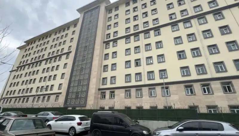 Kız Öğrenci Yurduna Şok Baskın: Takip Sonrası Olayların Ardındaki Gerçekler