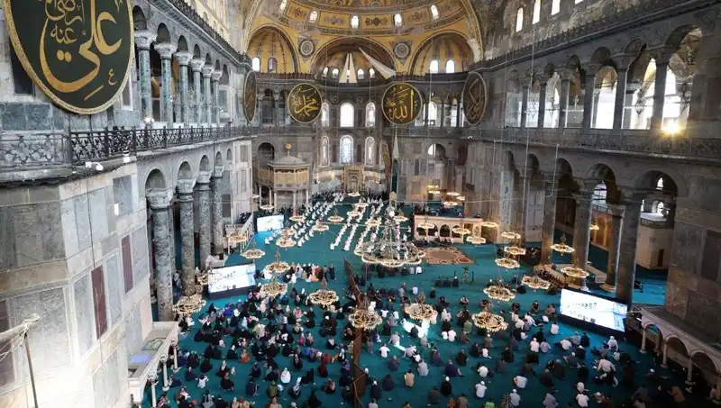 Ayasofya’nın Kapısını Kıran Sanığa Verilen Hapis Cezası Herkesi Şaşırttı