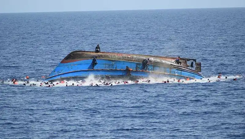 Filipinler'de Gemi Faciası: Dört Ölü, Yedi Kayıp Aranıyor