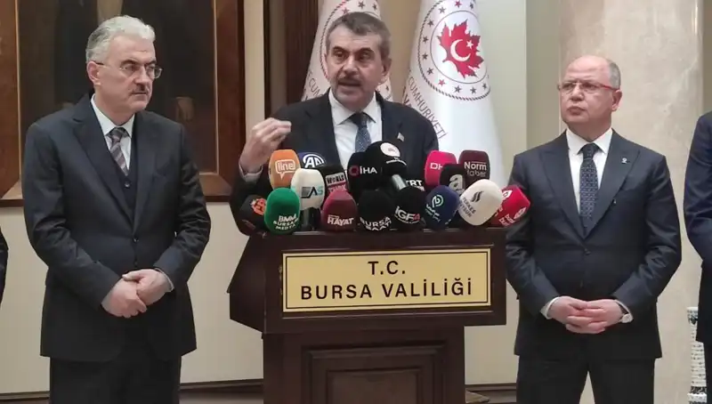 Protestolara Katılan Çalışanlara Yaptırım Uyarısı: Bakan Tekin Açıklamalarda Bulundu