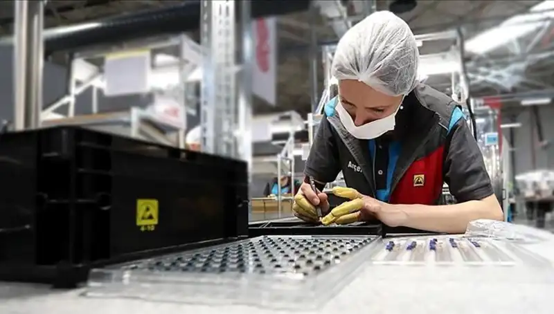 Foxconn, Yapay Zeka Hamlesiyle Dünyayı Sallıyor: İlk Büyük Dil Modelini Tanıttı