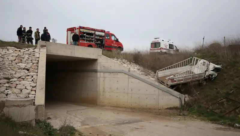 Kamyonet Alt Geçide Düştü: Trajik Kaza Bir Can Aldı!